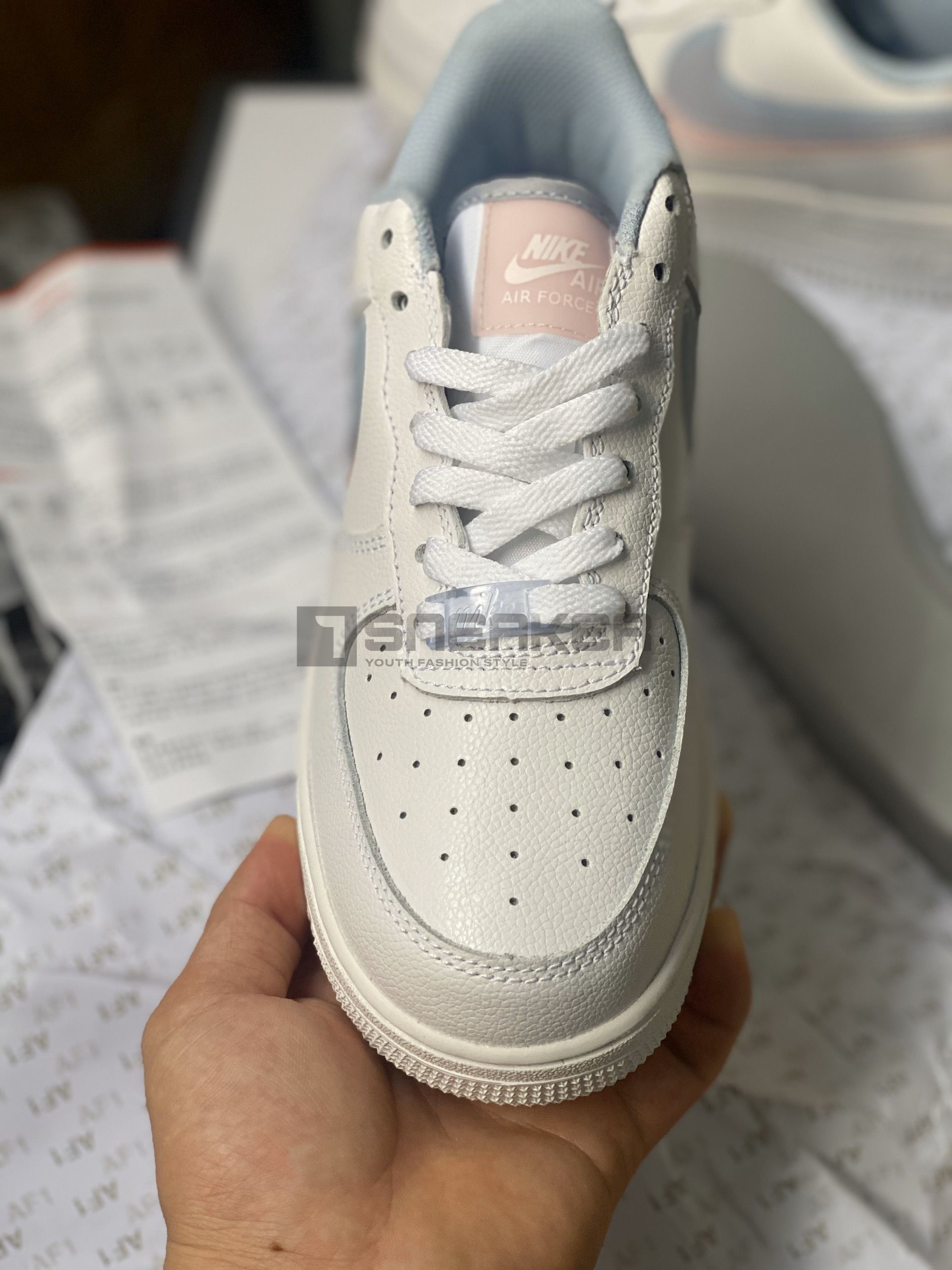 AIR FORCE 1 LOW LV8 GS DOUBLE SWOOSH NIKE Hong Baby 3