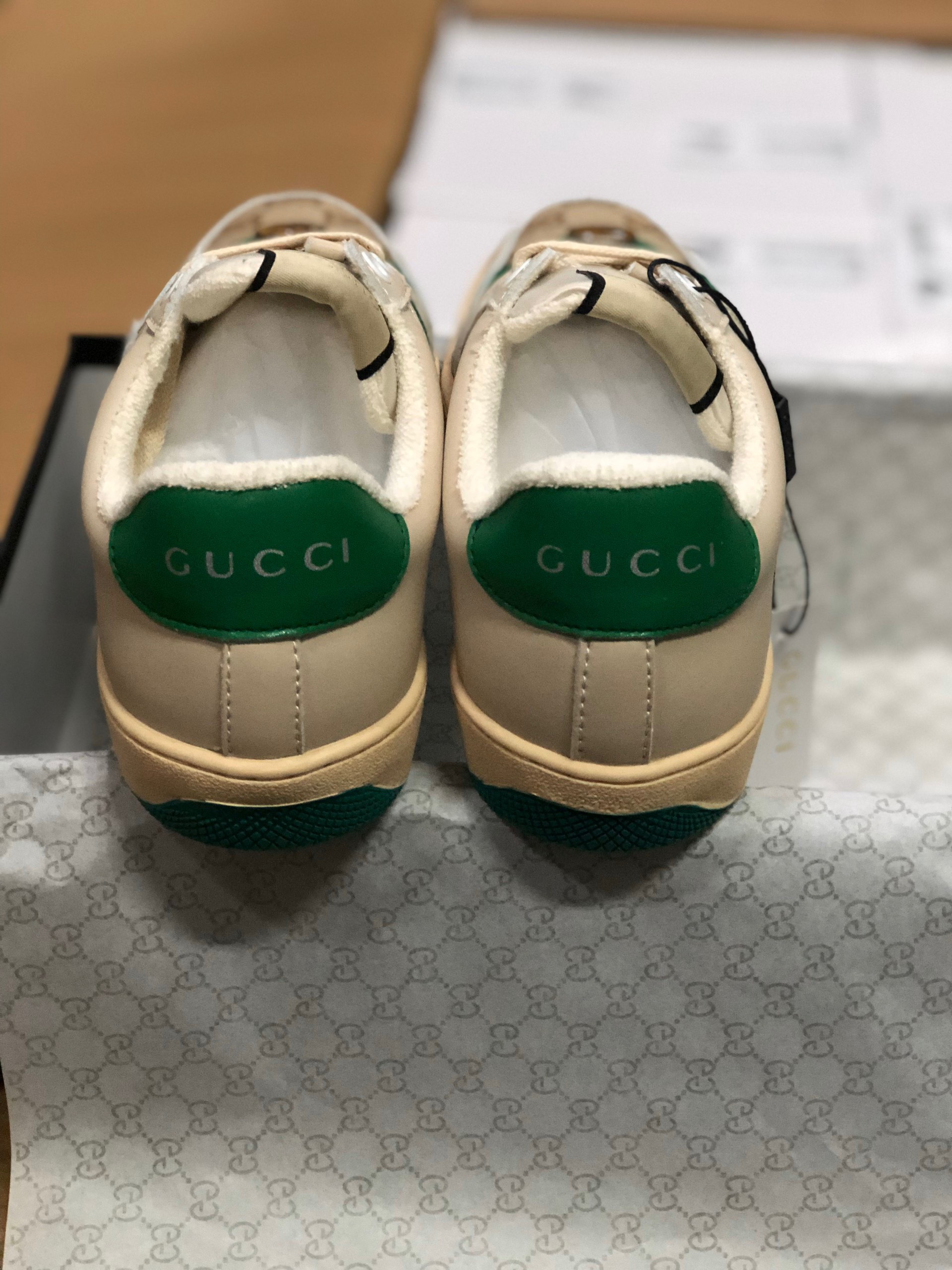 Giày Gucci Sơn Tùng Screener Leather Rep™ 11 với logo GUCCI Đàng sau