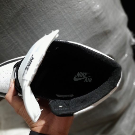 Giày Nike Air Jordan 1 Panda Đen Trắng chi tiết