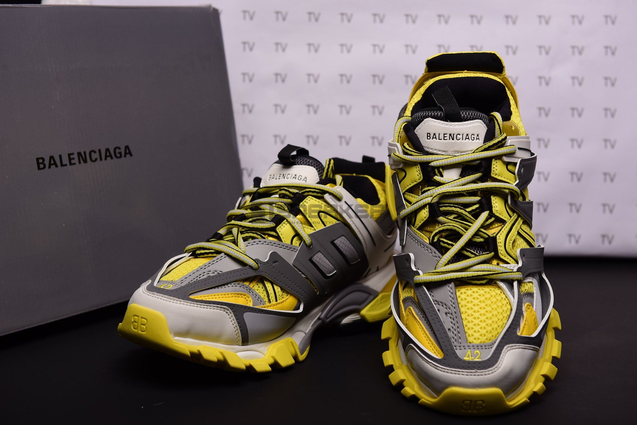 Giày Balenciaga Track 3.0 Vàng tonogro quan đôi giày chất lượng