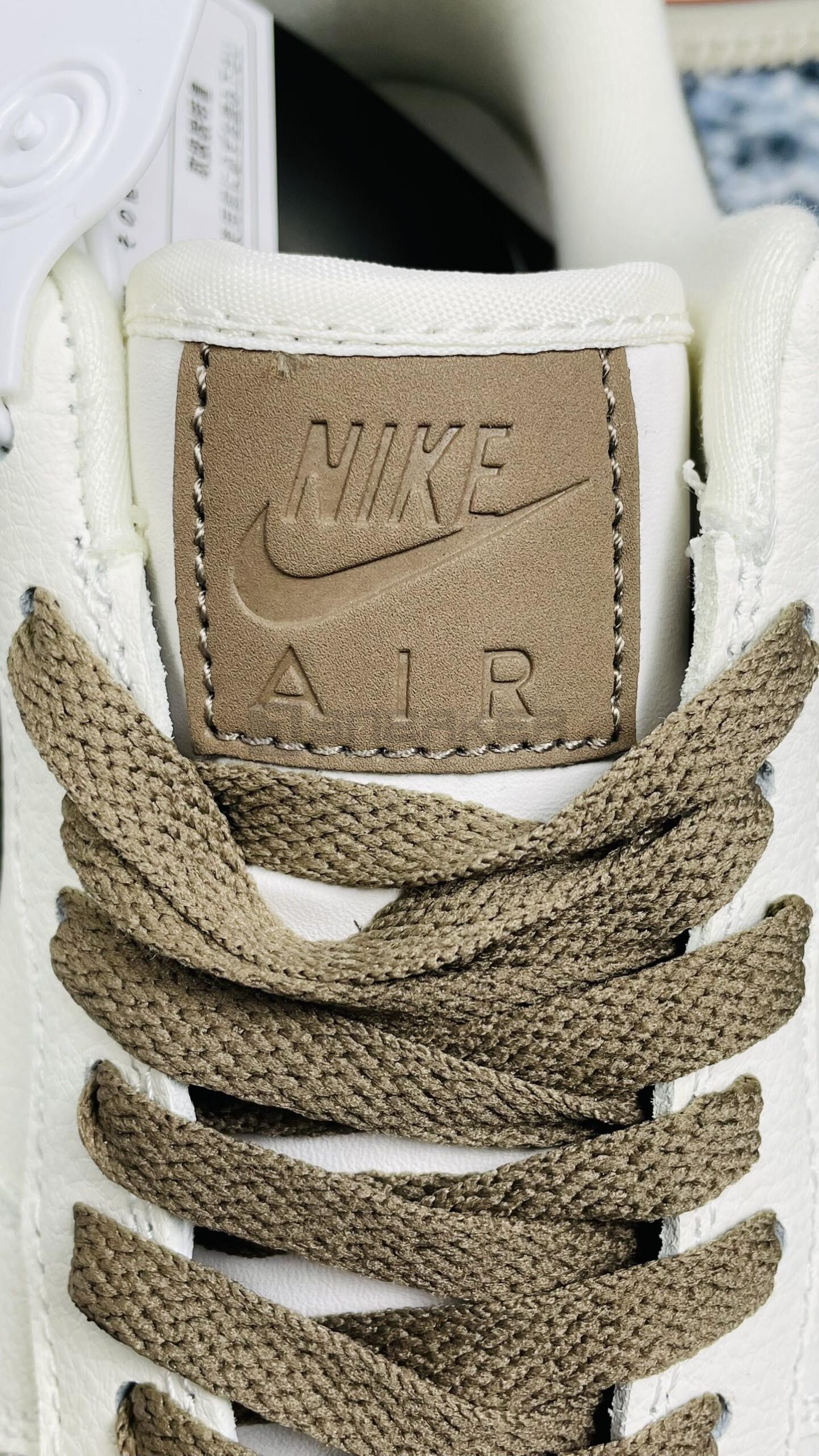 Nike Air Force 1 Trắng Viền Xám Siêu Cấp phần trên và dây giày