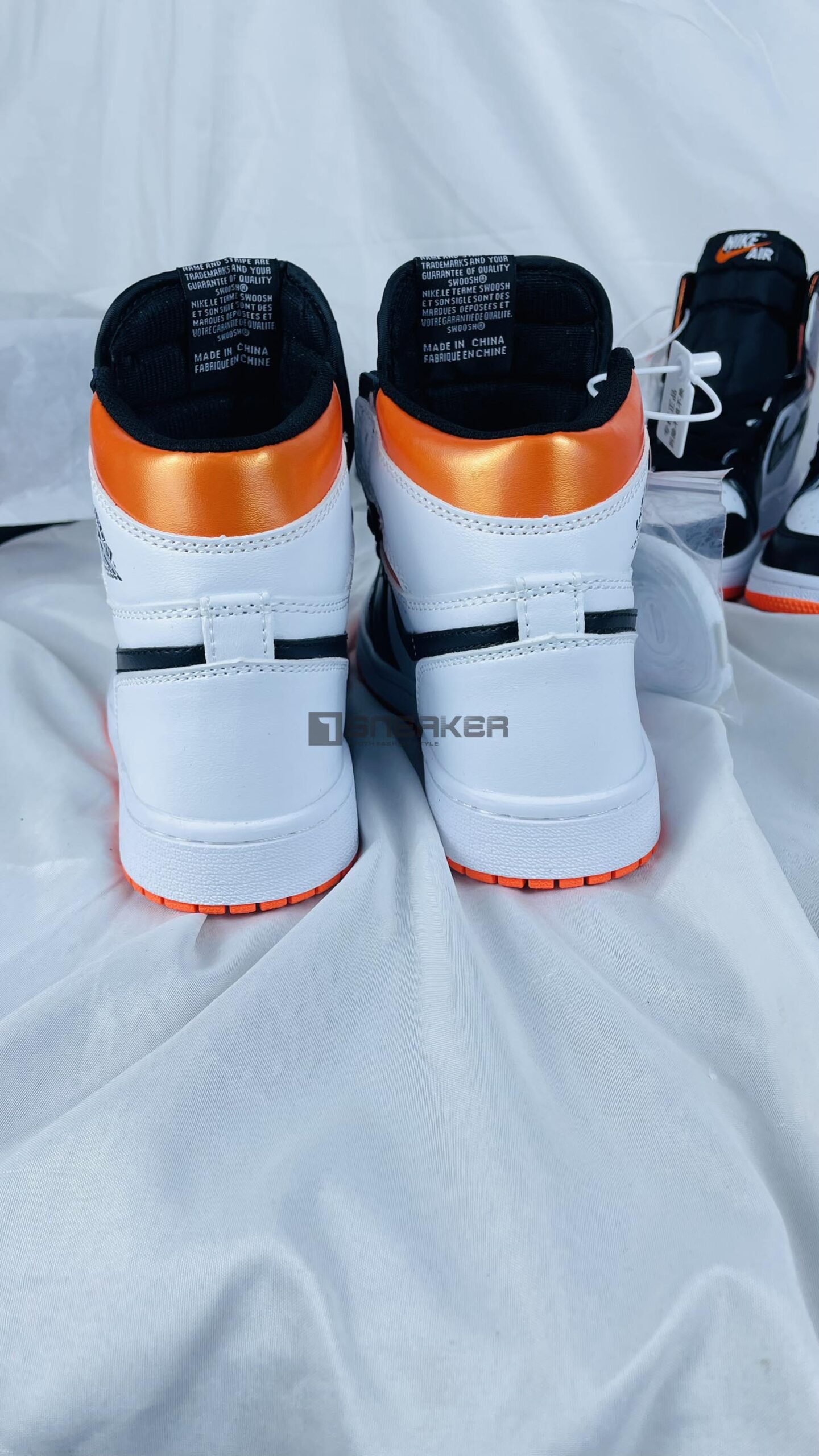 Giày Nike Air Jordan 1 Retro High OG Electro Orange chất lượng xịn xò