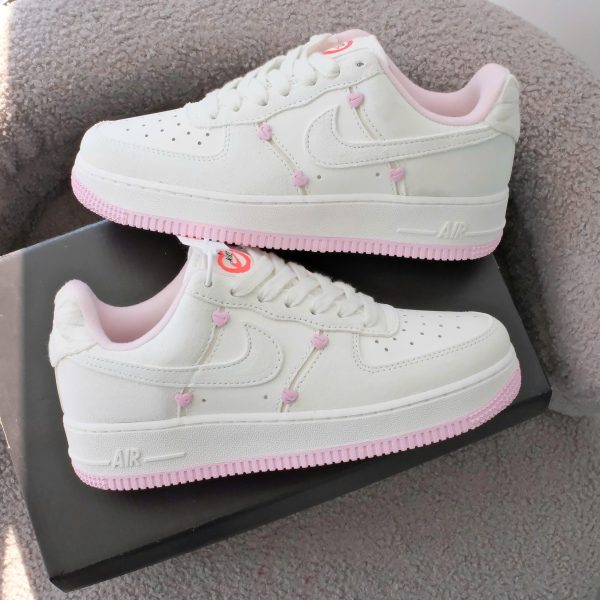 giay nike air force 1 07 lx wmns valentines day hv5992 111 1