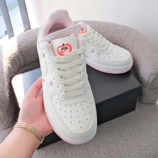 giay nike air force 1 07 lx wmns valentines day hv5992 111 10