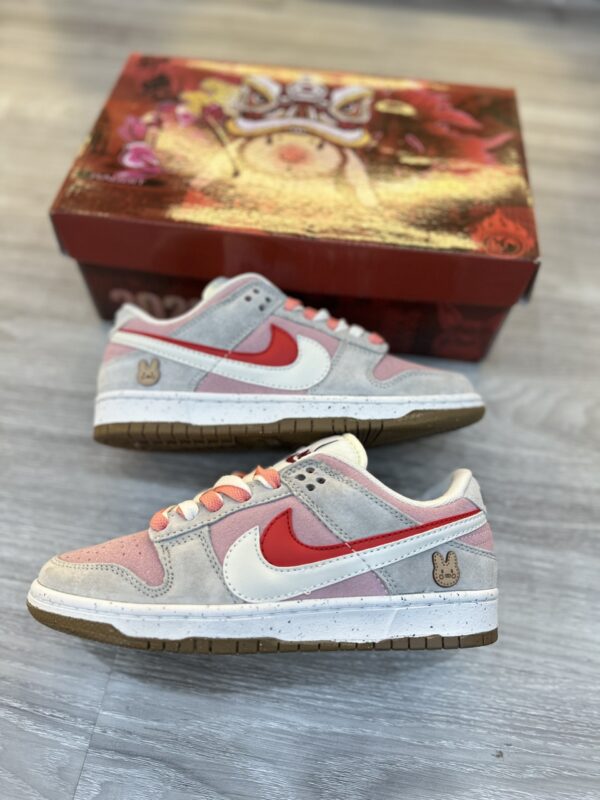 giay nike sb dunk low year of the rabbit pink grey 1