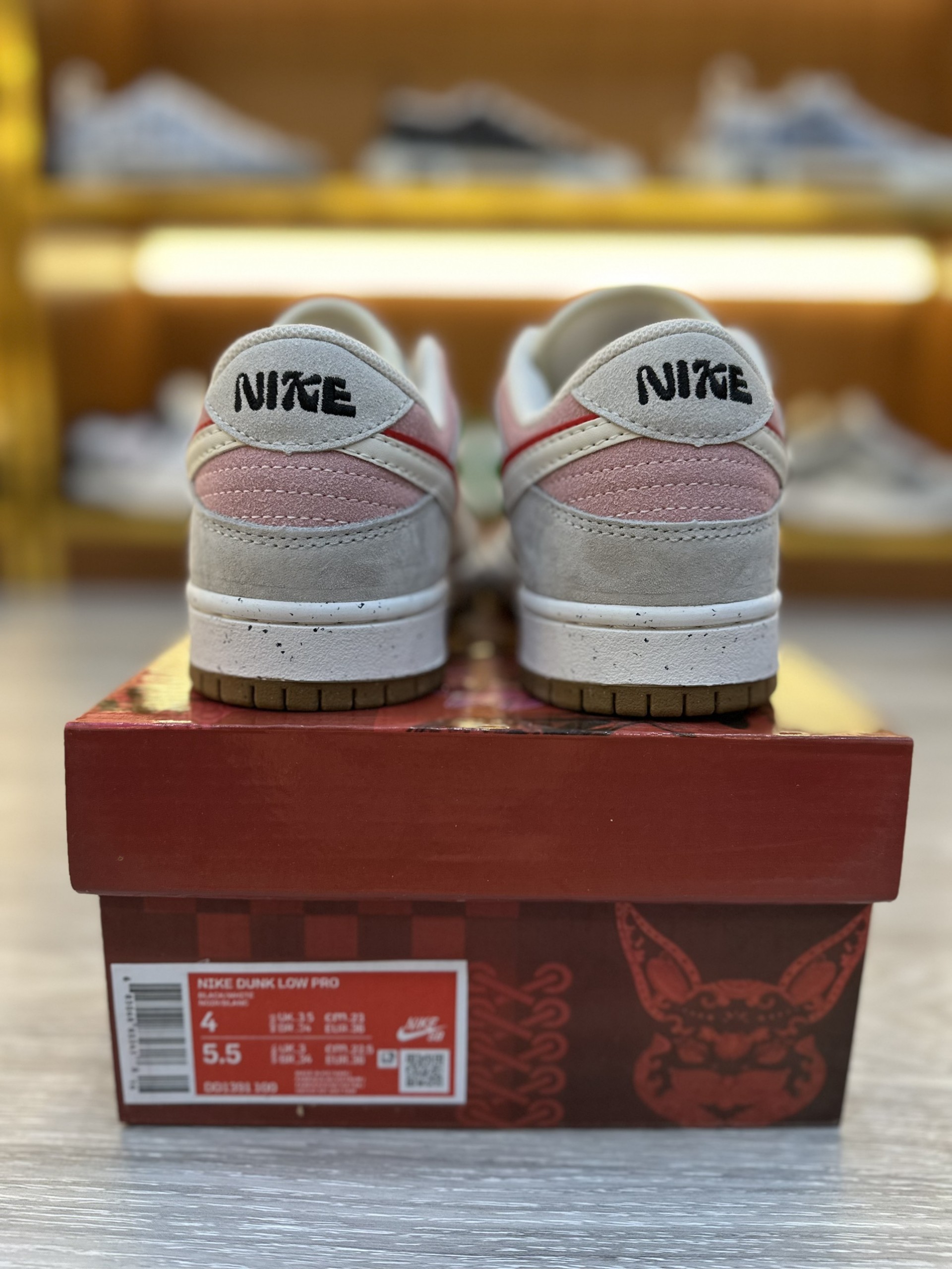 giay nike sb dunk low year of the rabbit pink grey 4