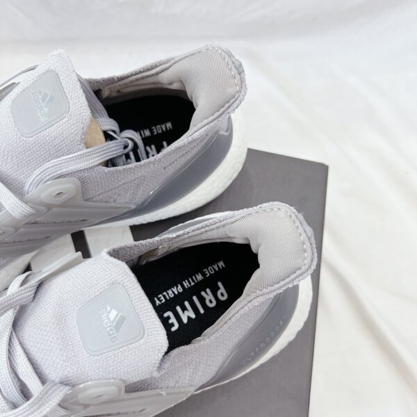 giay sneaker adidas nu ultraboost 22 J grey two 3