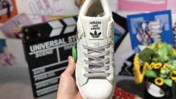 giay sneaker adidas superstar clover x levis 5