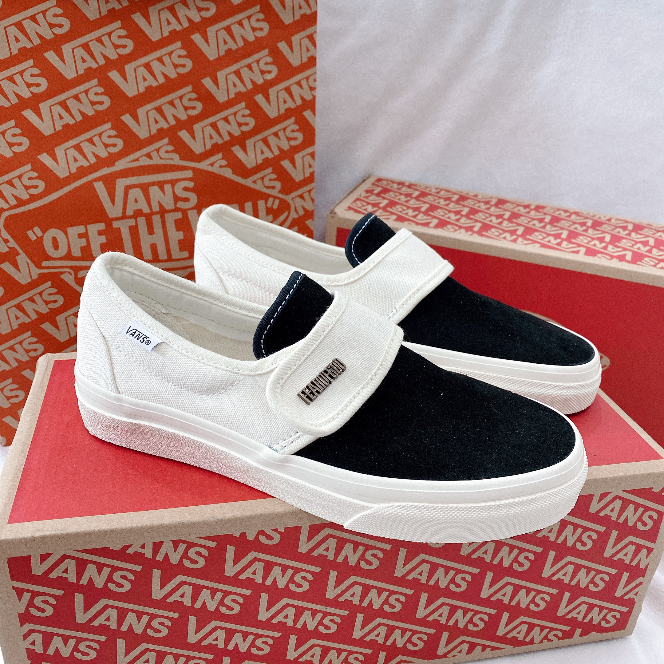 vans x Fear of god black and white like auth 2