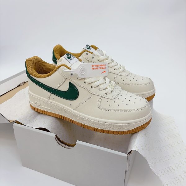 giay sneaker nike air Force 1 cream white beige green gum 3