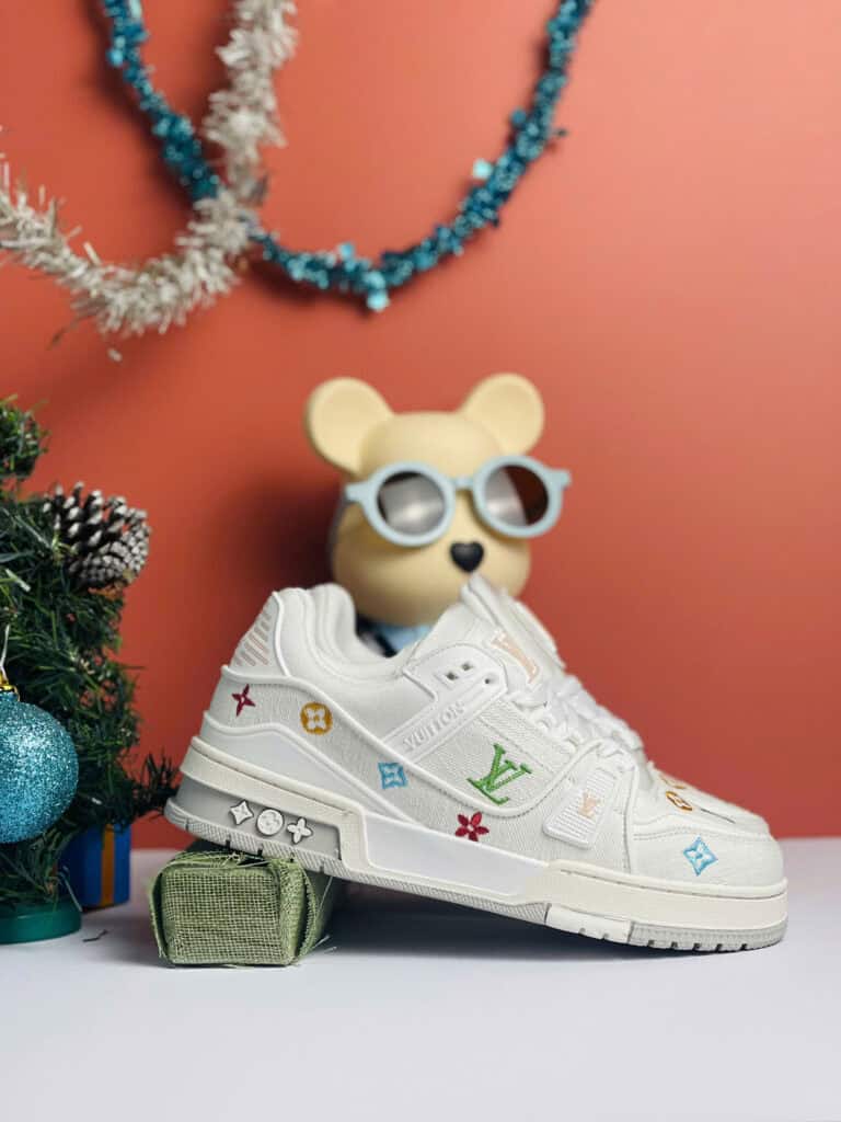 Louis Vuitton LV Trainer Floral Motif White Denim Like Auth louis vuitton lv trainer Floral motif white denim like auth 1