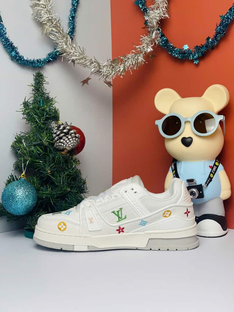 Louis Vuitton LV Trainer Floral Motif White Denim Like Auth louis vuitton lv trainer Floral motif white denim like auth 4