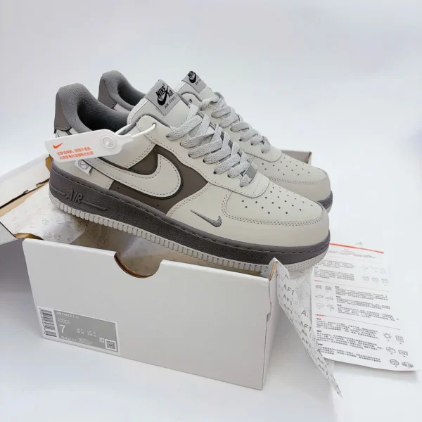 Nike Air Force 1 Low 07 Crock Grey - Góc nhìn bên hông