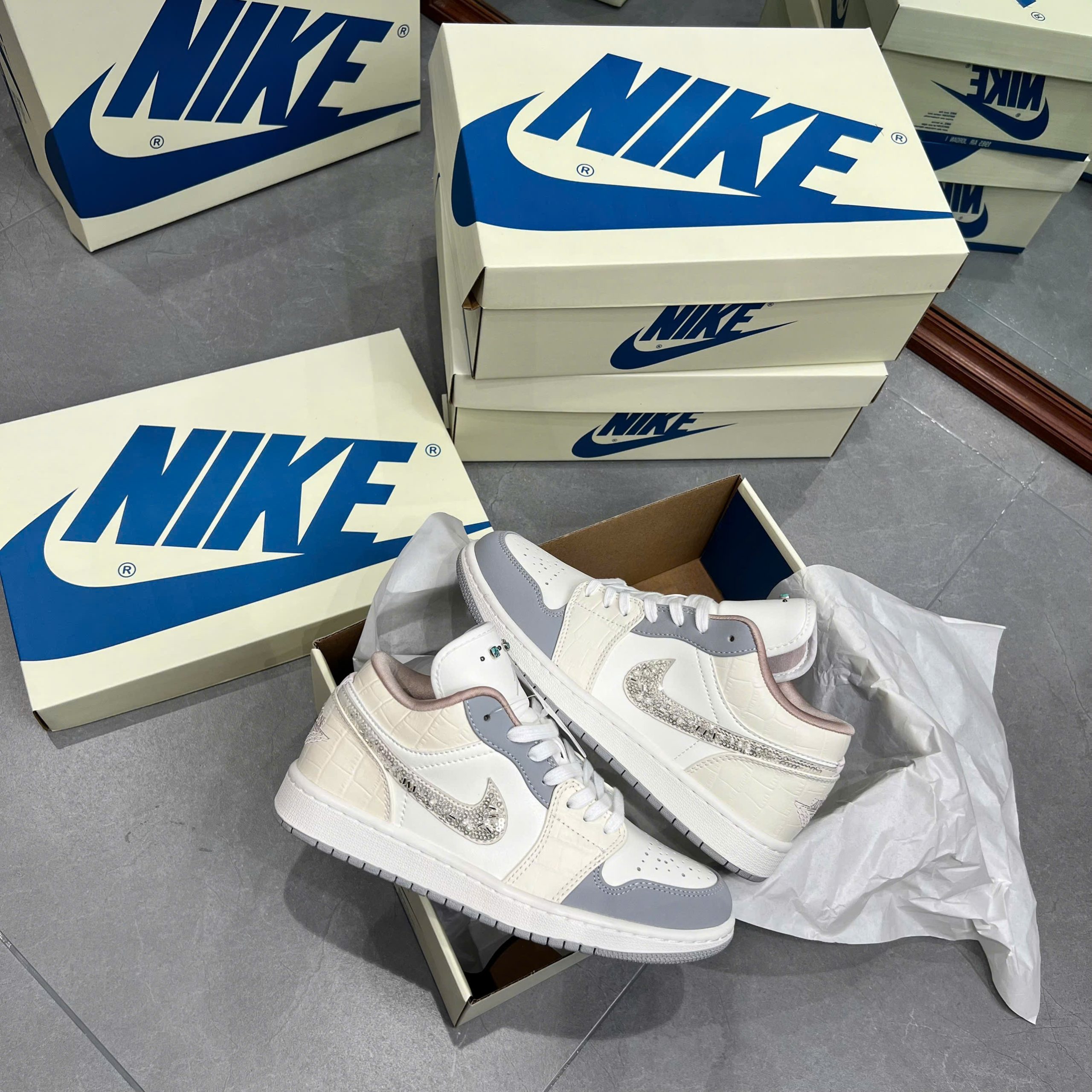 Giày Nike Air Jordan 1 Low Sail Soft Pearl IH7323-100