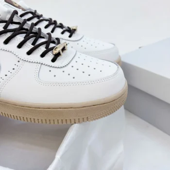 WMNS Nike Air Force 1 Low Brogue - Chất liệu da cao cấp