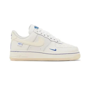 Nike Air Force 1 Low Global Sail Game Royal - Chi tiết logo Nike thêu