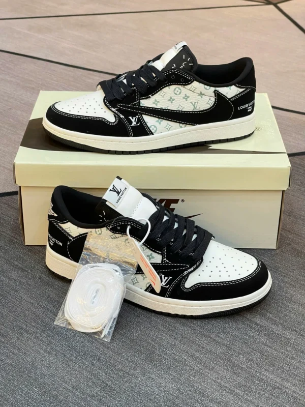 Mặt sau giày Travis Scott x Nike x Louis Vuitton Air Jordan 1 Low
