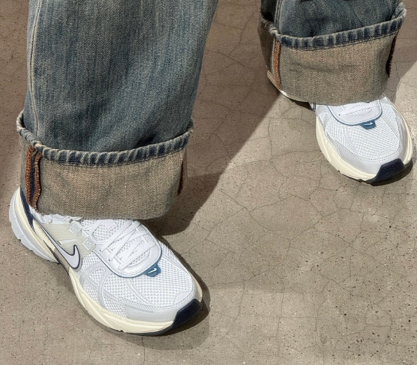Giay Nike V2K Run Runtekk ‘Summit White Navy WMNS FD0736 102 4