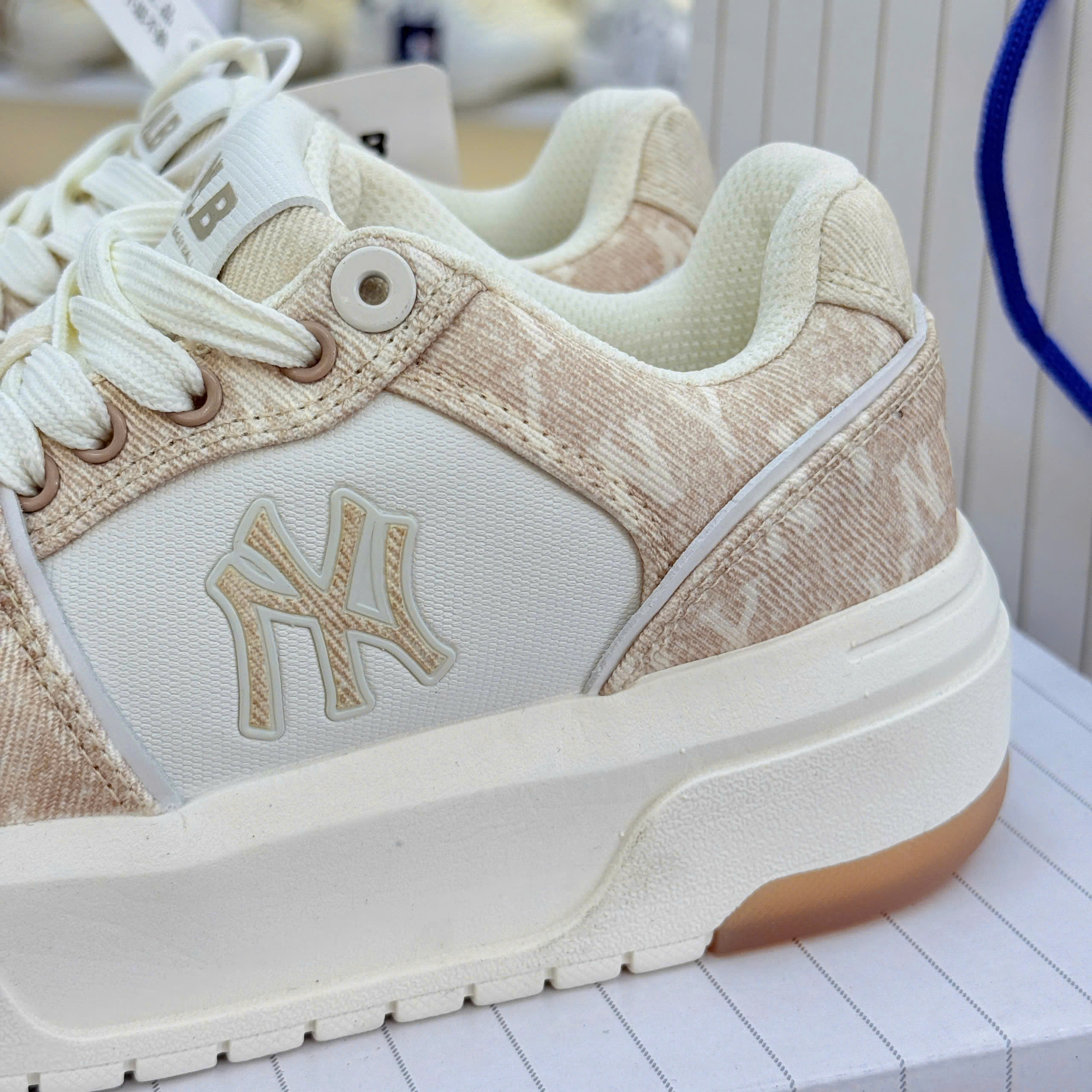 Giày MLB Chunky Liner Denim Mono New York Yankees Gold (Vàng) Giay MLB Chunky Liner Denim Mono New York Yankees Gold 1