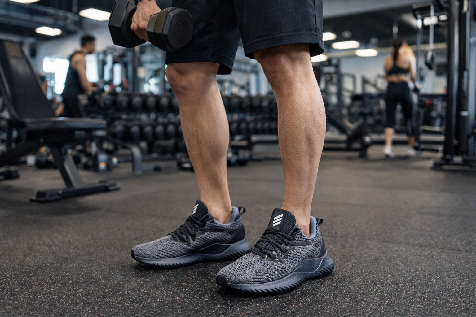 Giày Tập Gym Adidas Alpha Muối Tiêu Đen 2018 trong phòng tập gym