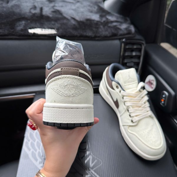 Giay Nike Air Jordan 1 Low Premium ‘Pale Ivory Baroque Brown IB8058 110 10