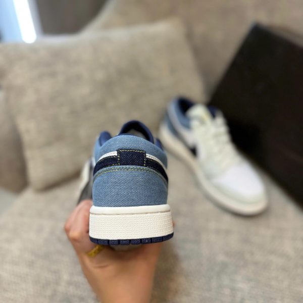 Giay Nike Air Jordan 1 Low SE ‘Light Denim Best Quality 3